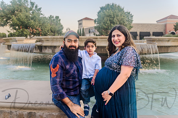 Simrat Bahita Family Maternity-3